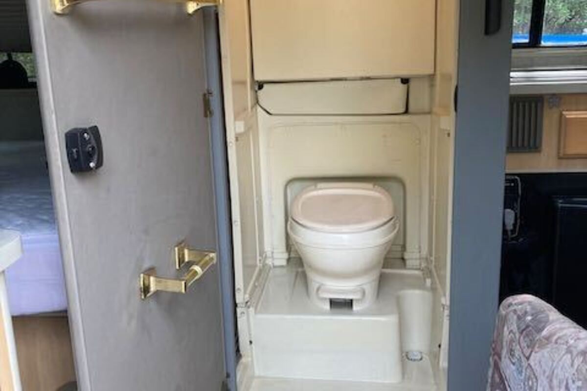 1998 winnebago rialta 22rc in albion ca